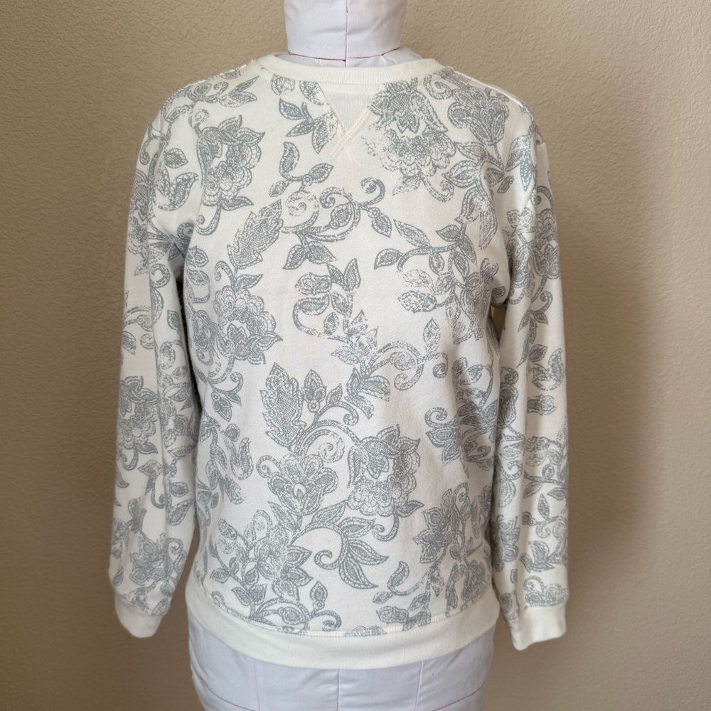 Karen Scott Gray and White Floral Women's Sweater